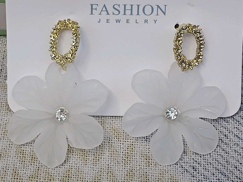 White Flower Earrings with Gold Accent