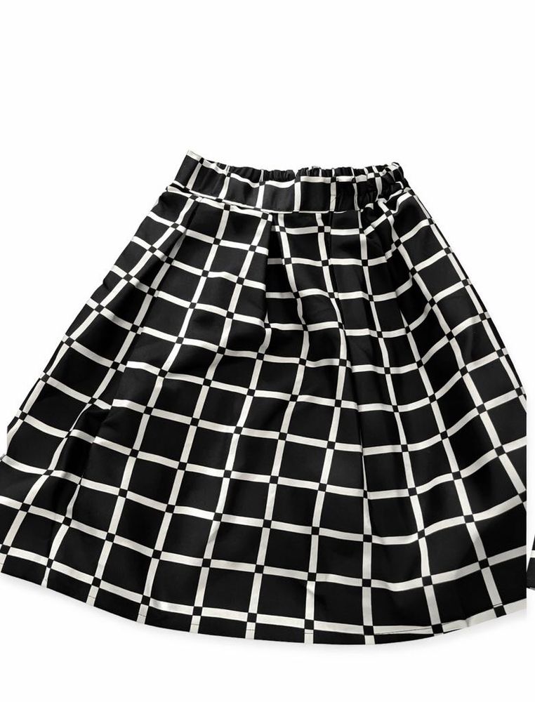 Chic Black &amp; White Checkered Pleated Skirt