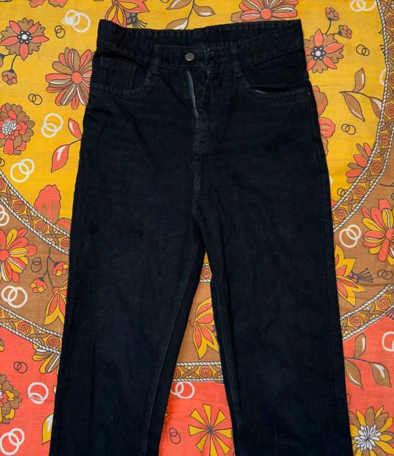 Loose Fit High Rise Black Jeans