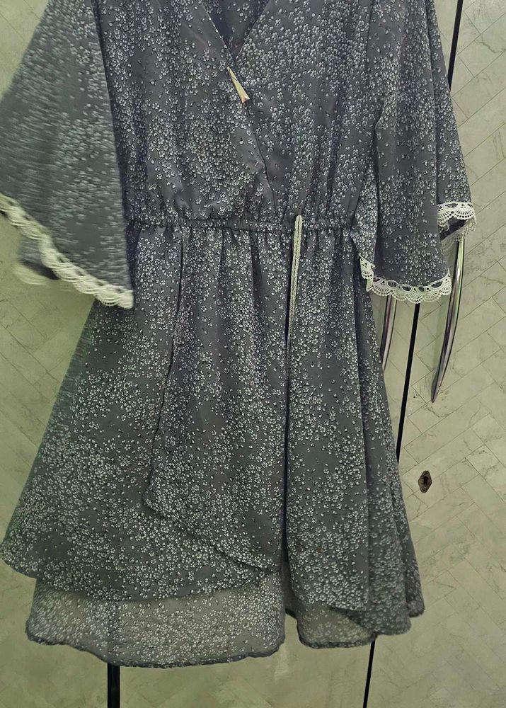 Chic Floral Print Dress with Lace Trim