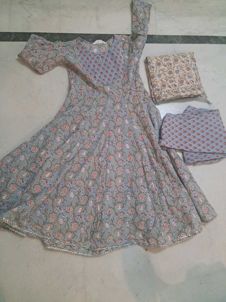 Rajnandini Suit Set