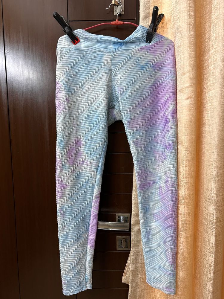 FREE SIZE &amp; HIGHLY STRETCHABLE GYM LEGGINGS