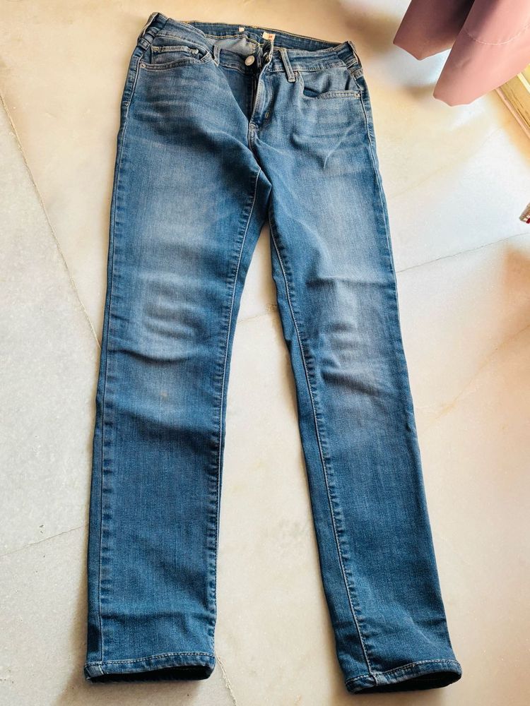 Levis Blue Jeans | Waist 26”