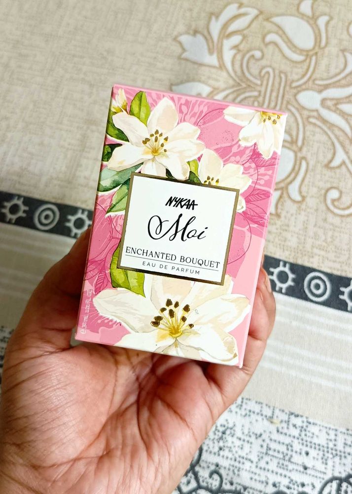 NYKAA Moi Enchanted Bouquet