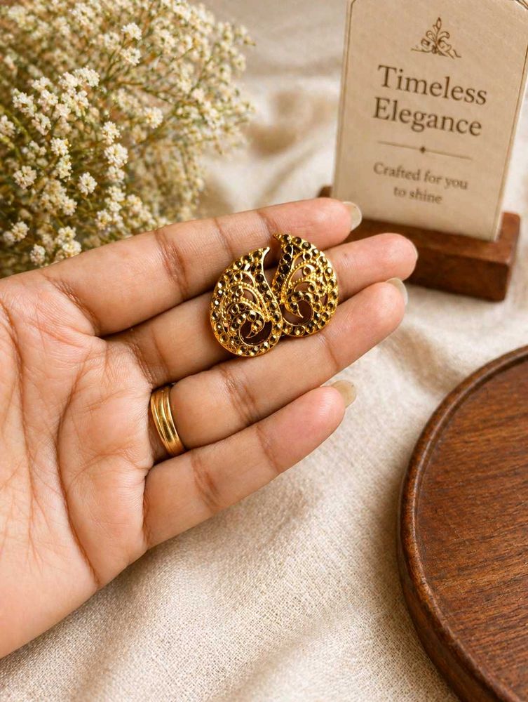 Intricate Gold Dangle Earrings