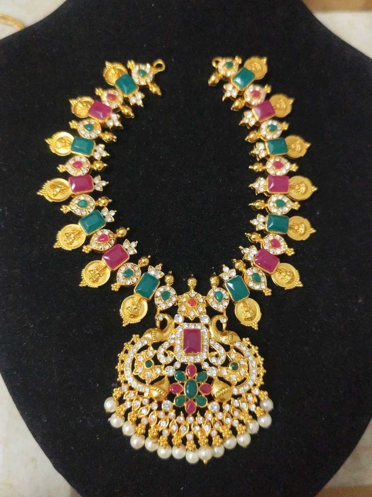 Exquisite Kundan &amp; Pearl Necklace Set