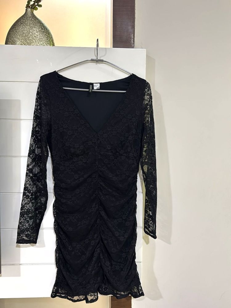 Chic Black Lace Ruched Dress