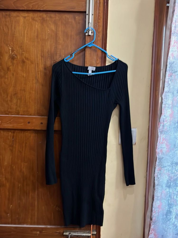 Chic Black Ribbed Midi Dress