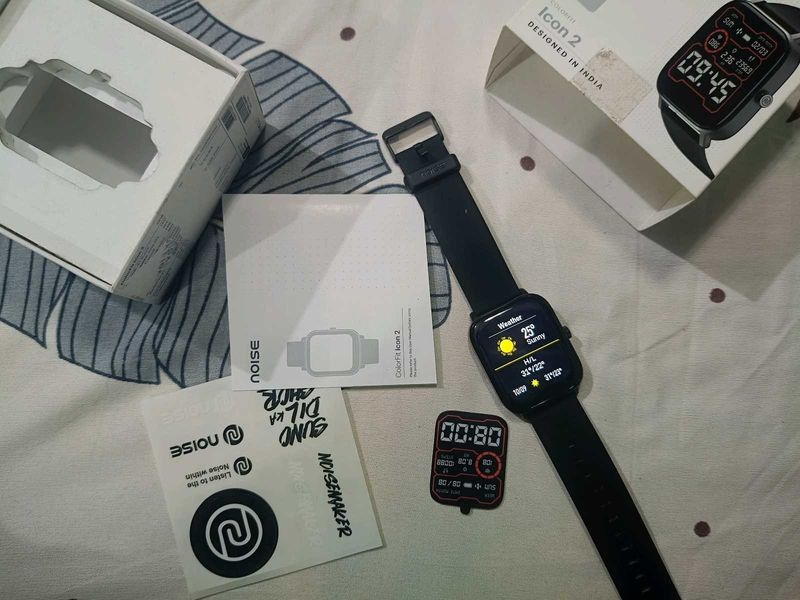 Black Smart Watch at 1199