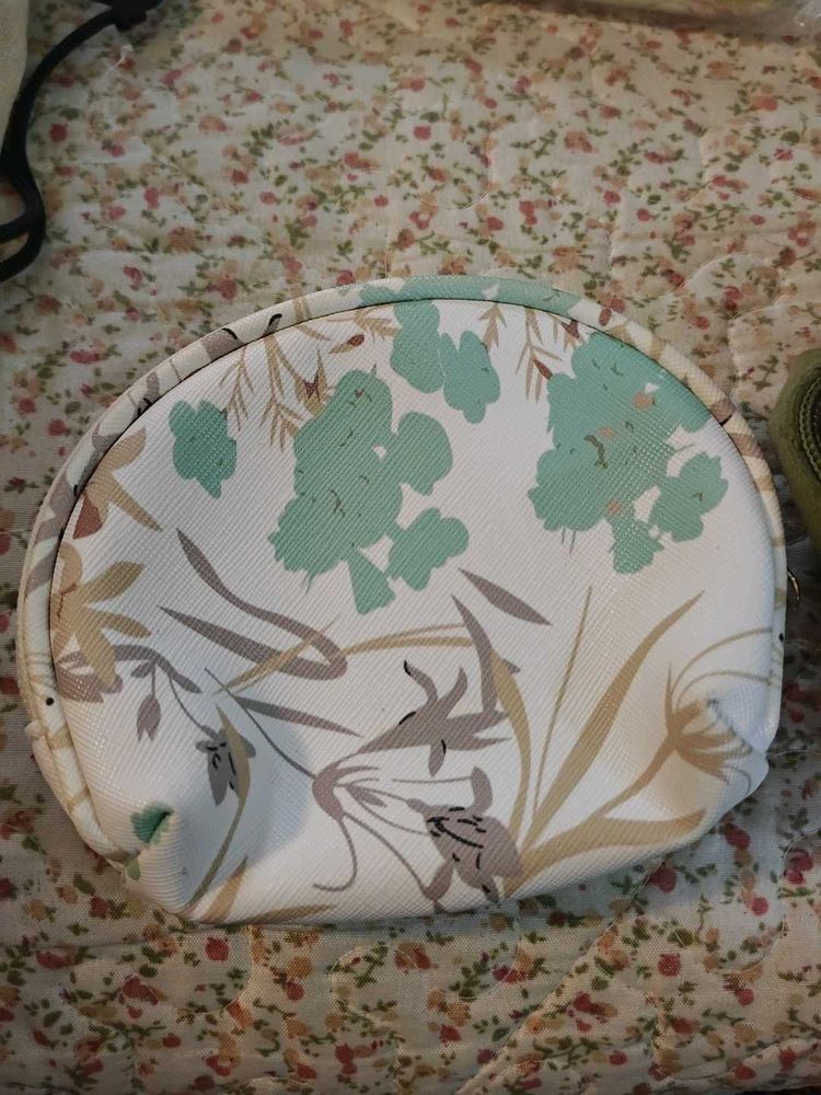 Floral Cosmetic / Coin pouch on sale 1+1