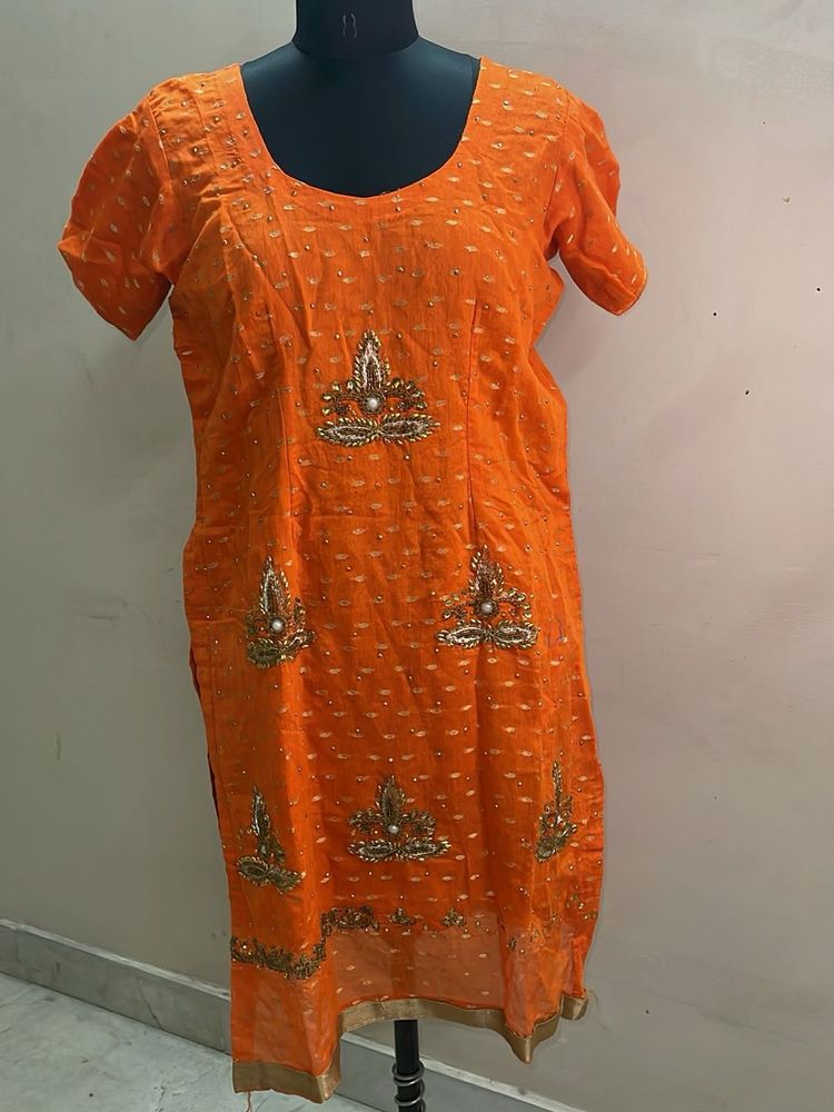woman kurta