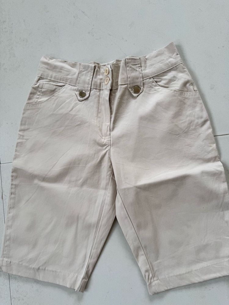 Chic Beige shorts