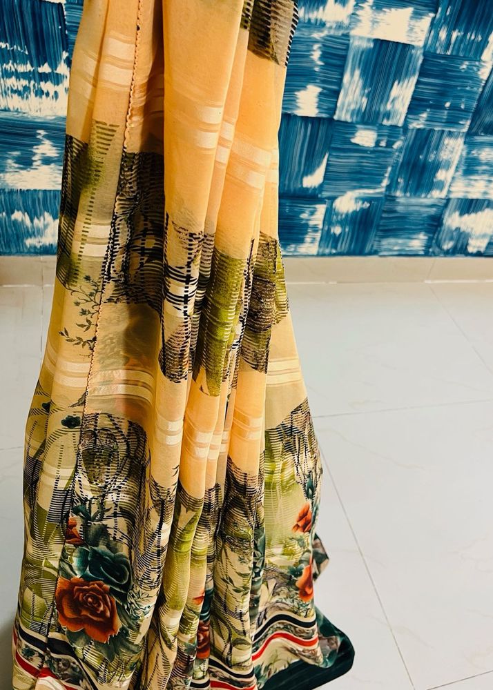 Chic Floral Print Saree