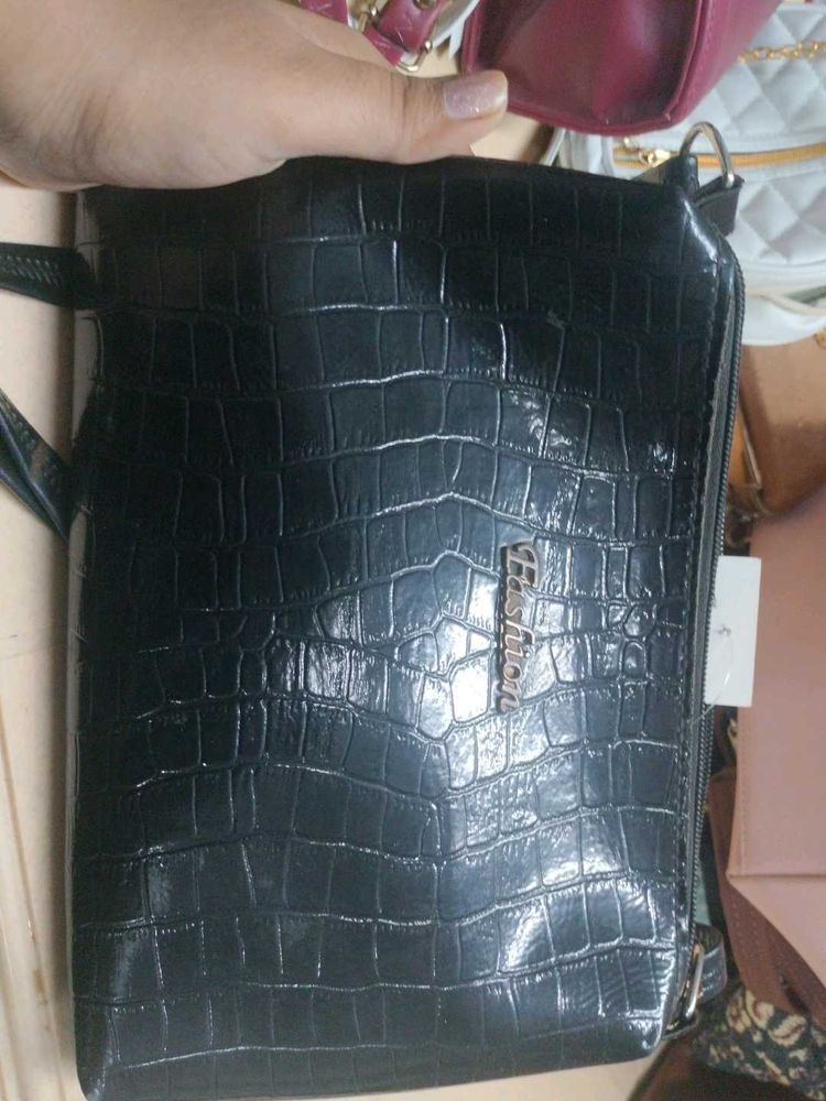 Chic Black Crocodile Embossed Crossbody Bag