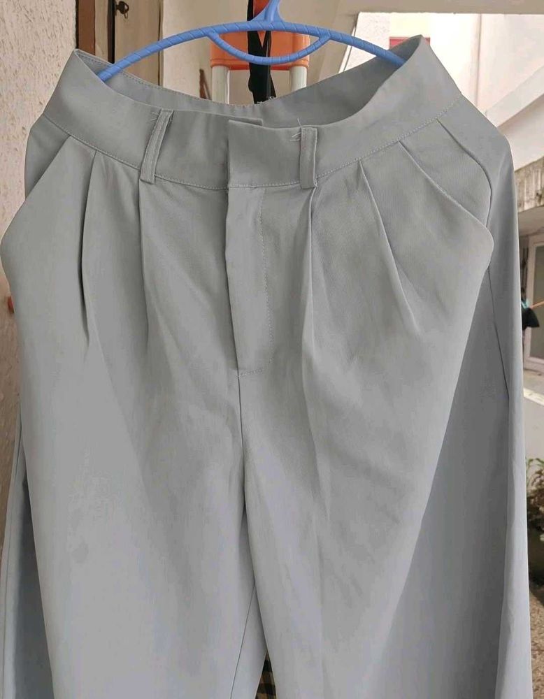 Women's Light Grey &amp; Blue Pleated Pants