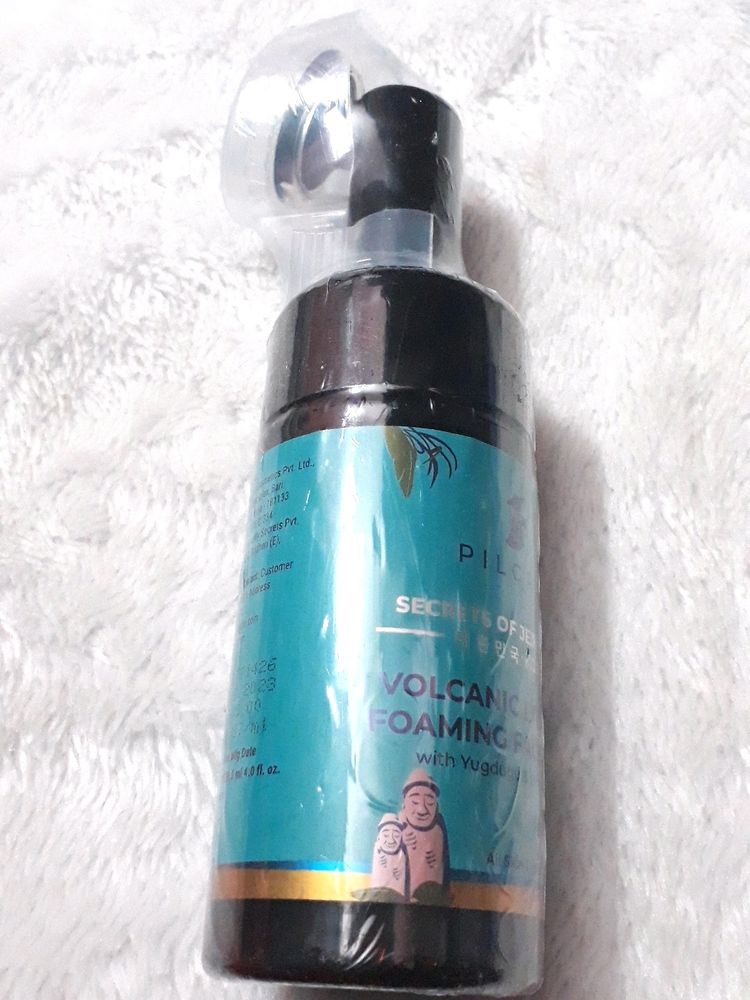 Pilgrim Korean Volcanic Lava Ash Foaming Face Wash