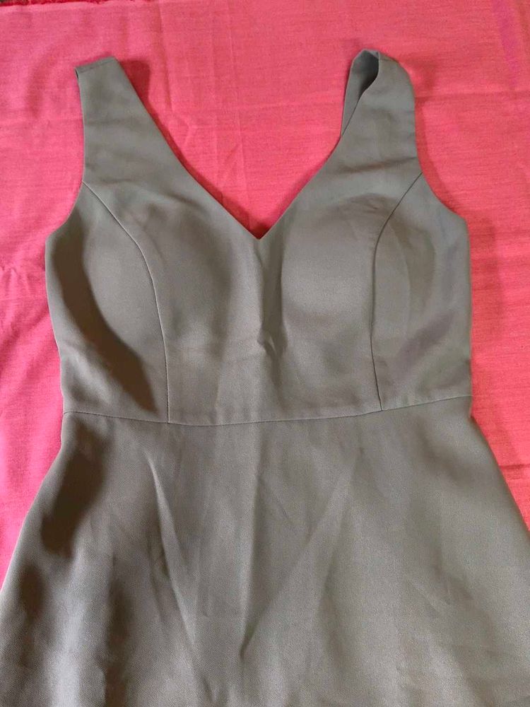 Sleeveless V-Neck Party Dress ,size -small and xs