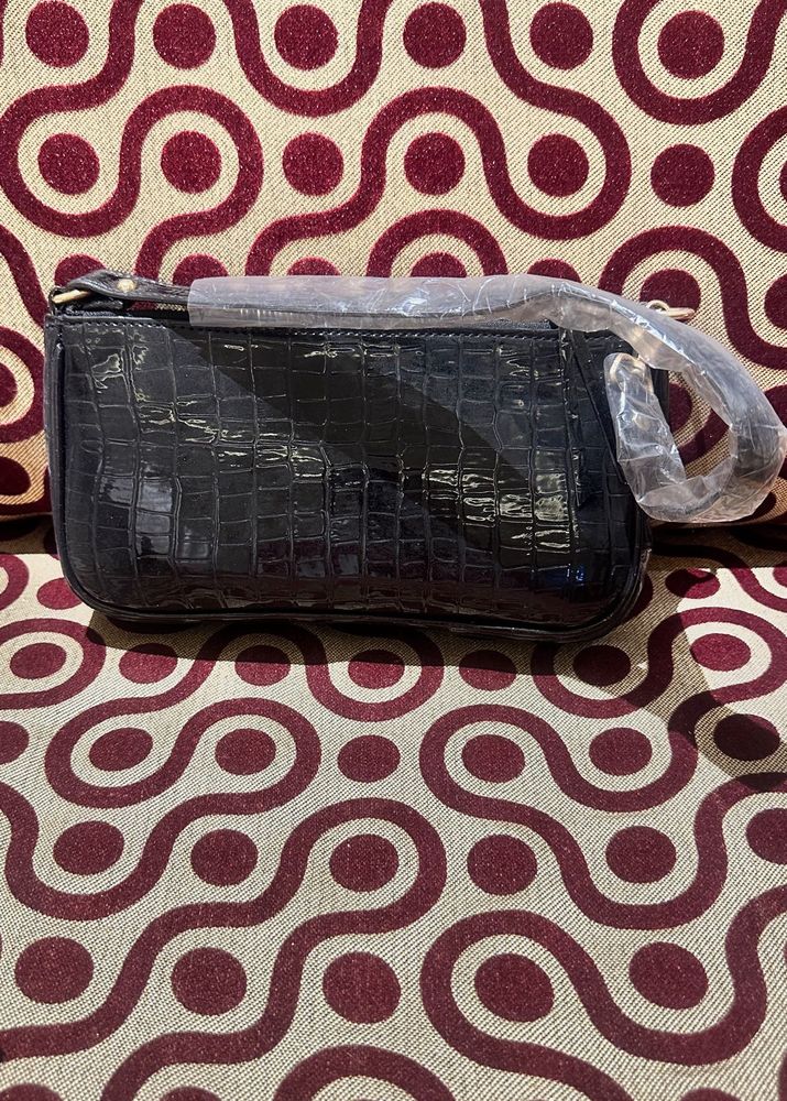 Completely New Chic Black Croc Embossed Bag