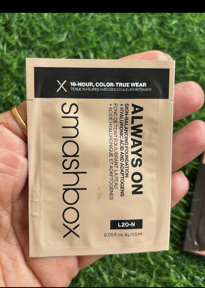 Smashbox Always On Foundation