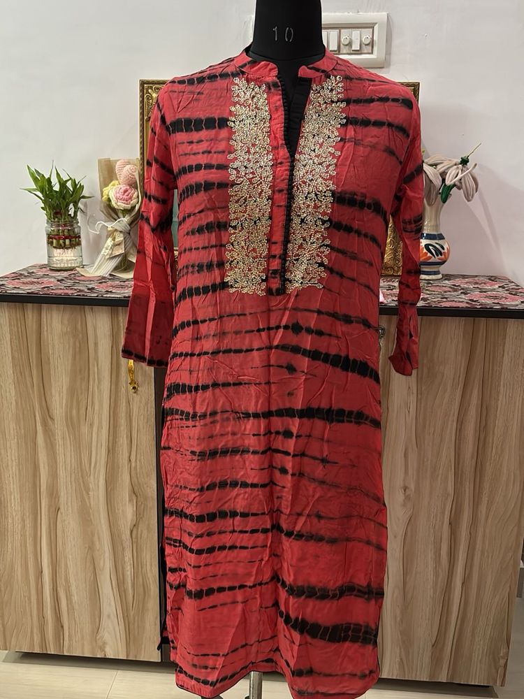 Red &amp; Black Tie-Dye Embroidered Kurta