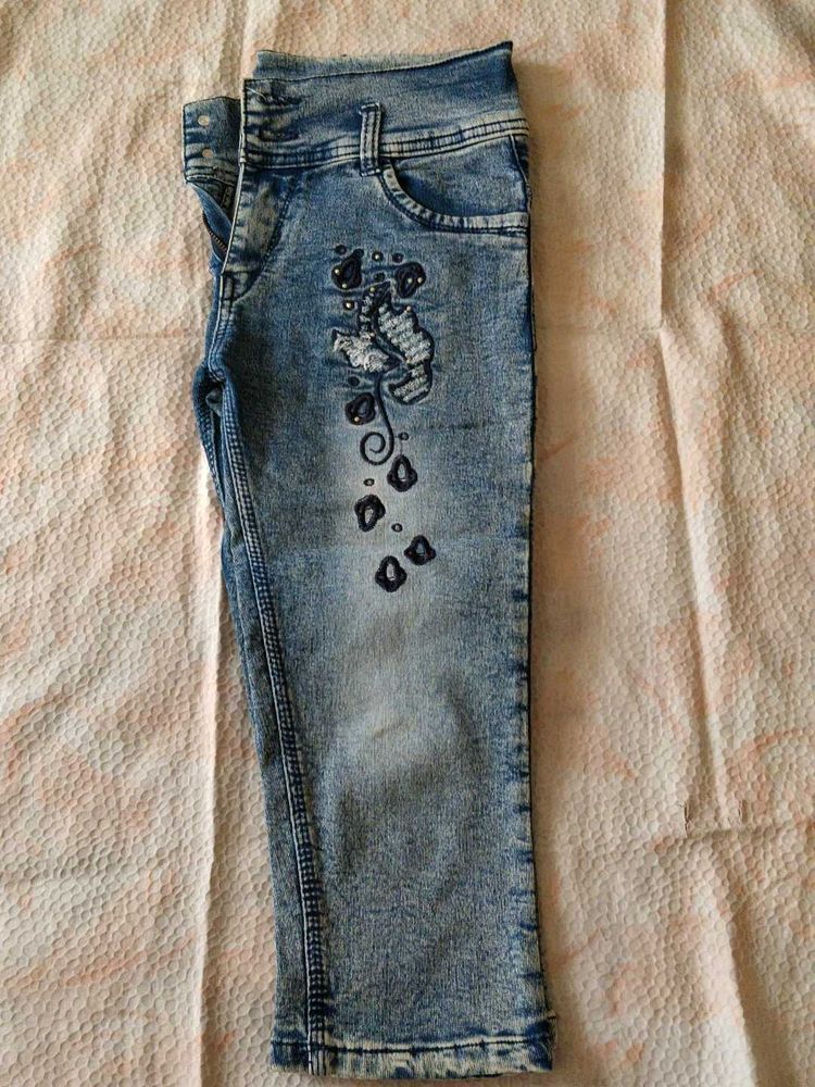 Girls' Blue Embellished Capri jeans