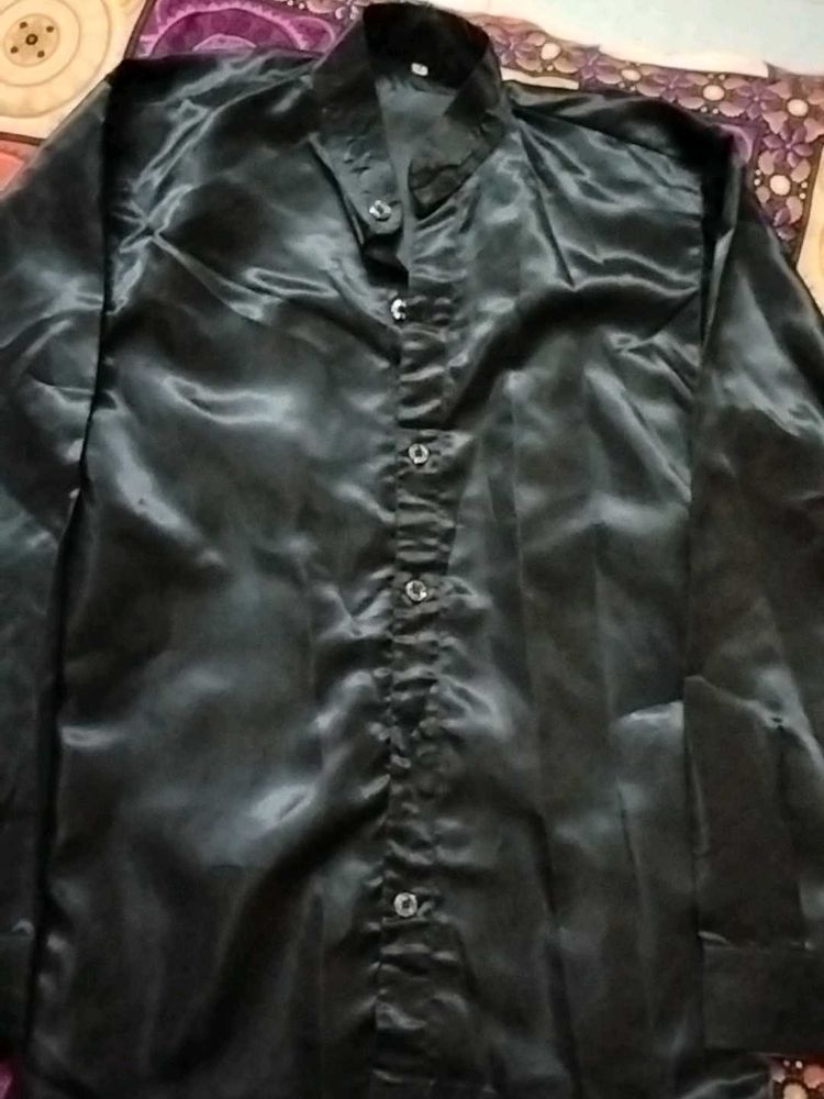 Black shirt
