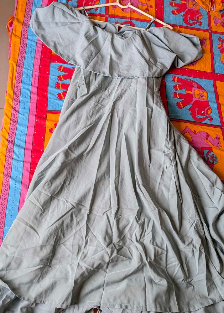 Elegant Off-Shoulder Maxi Dress