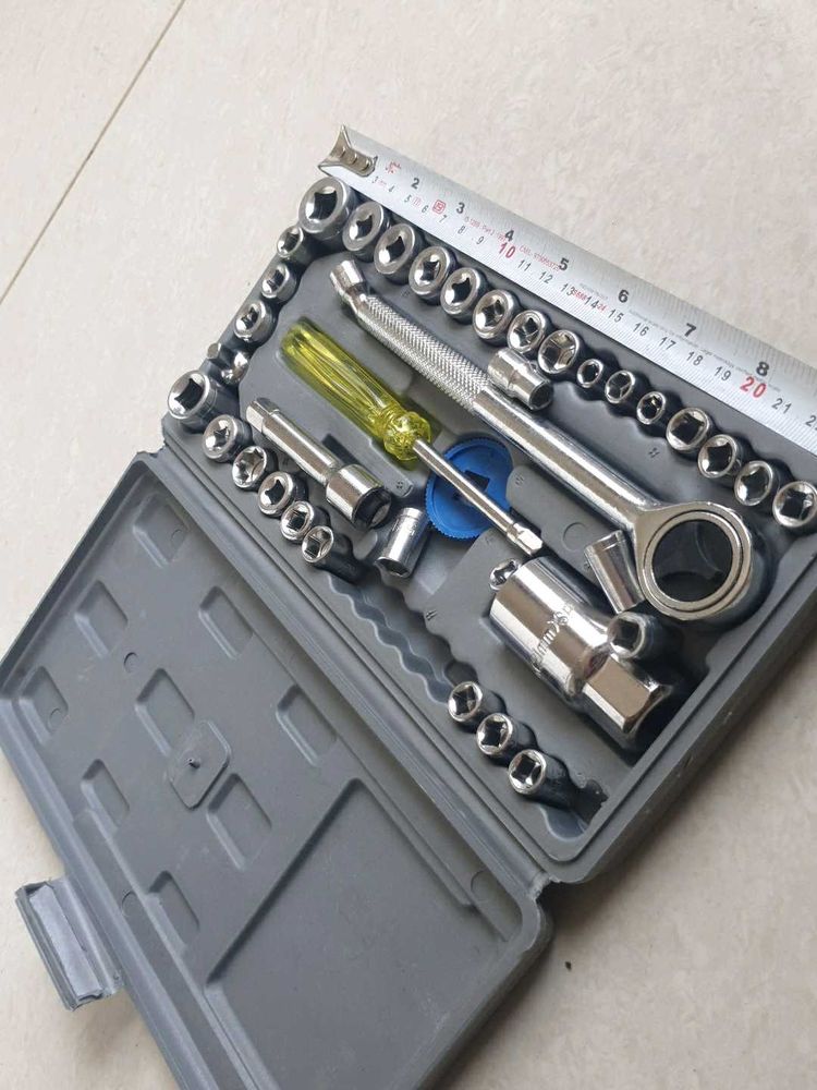 Comprehensive Socket Wrench Set