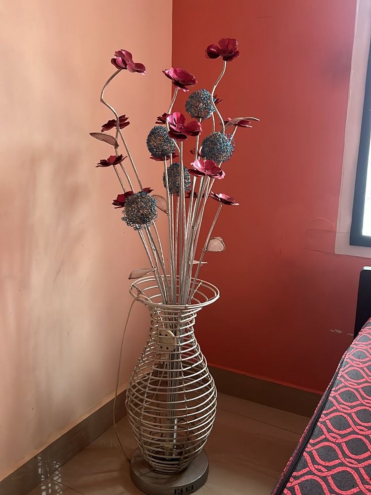 Stylish Show Piece