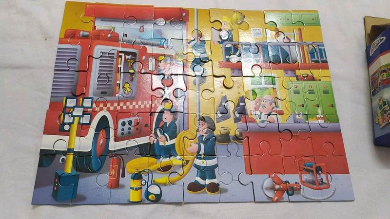 Imported grafix 45 pcs fire station jigsaw puzzle