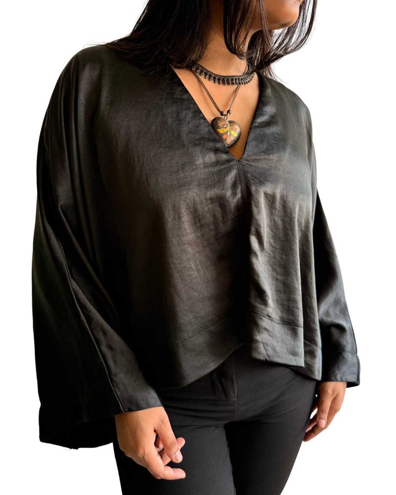 Chic Black V-Neck Batwing Sleeve Top