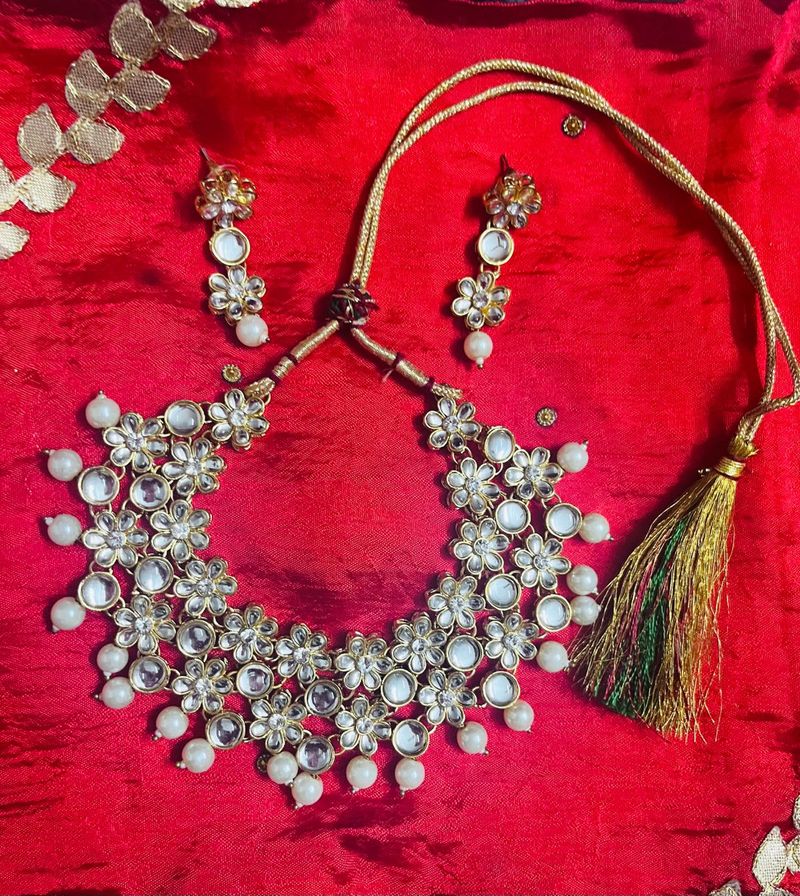 Exquisite Kundan Pearl Necklace Set