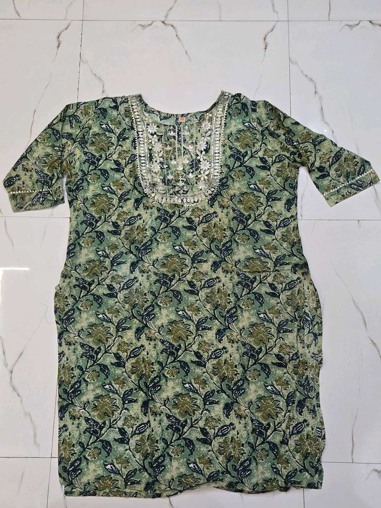 Green Floral Print Kurta with Embellished Neckline