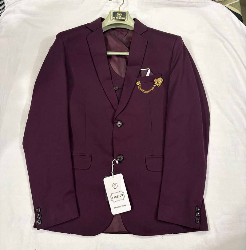 🌸 Formal Suit - New with Tags 🌸