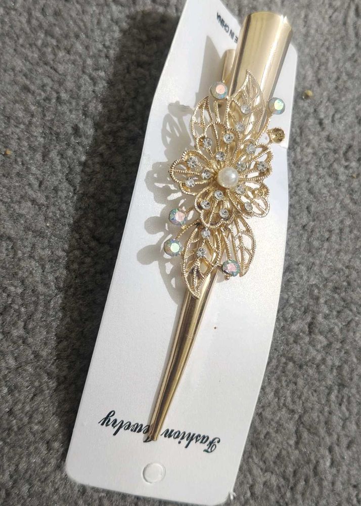 Elegant Gold Hair Pin