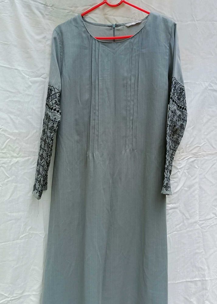 Grey Embroidered Sleeve Kurta