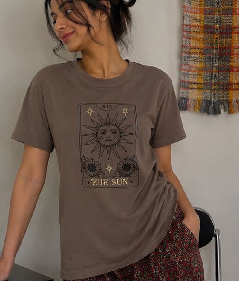 Y2K Graphic Print "The Sun" T-Shirt
