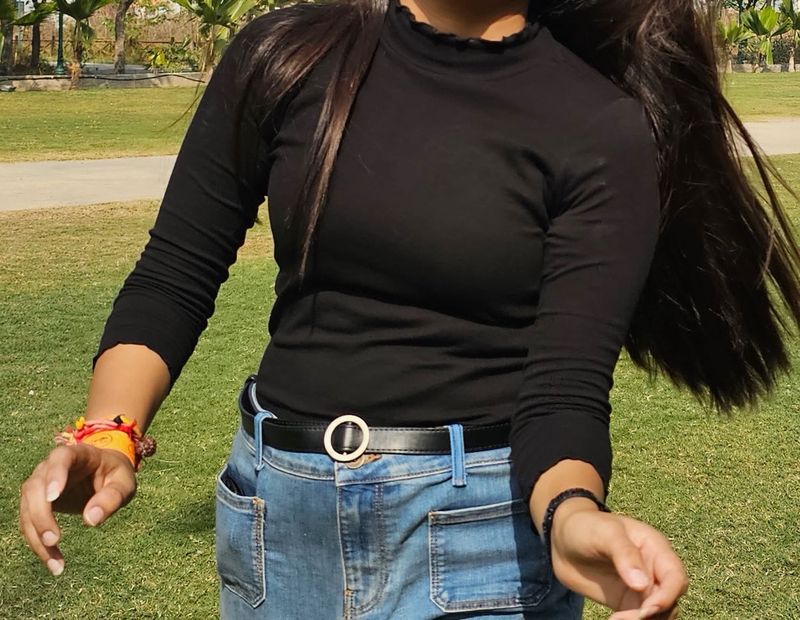 Black long sleeve T shirt form sassafras