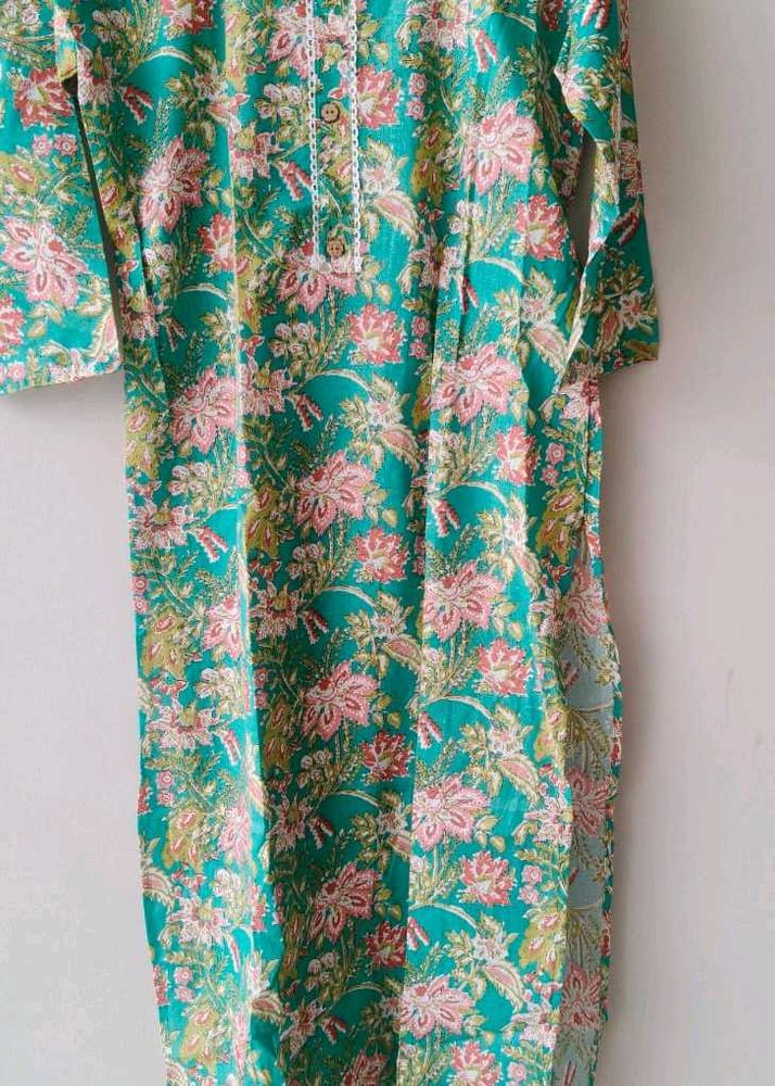 Beautiful Floral Print Kurta