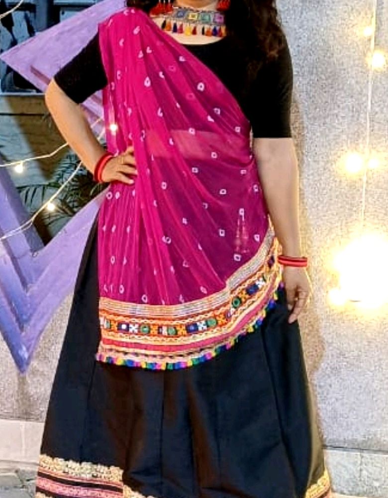 Elegant Black Lehanga Choli with Pink Dupatta