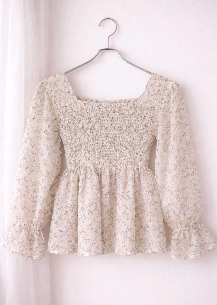 🎀 Floral Smocked Peplum Top 🎀