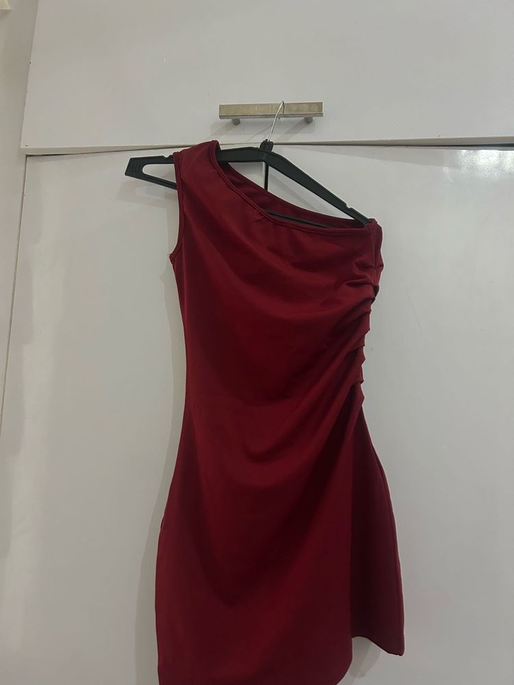 Chic One-Shoulder Ruched Dress