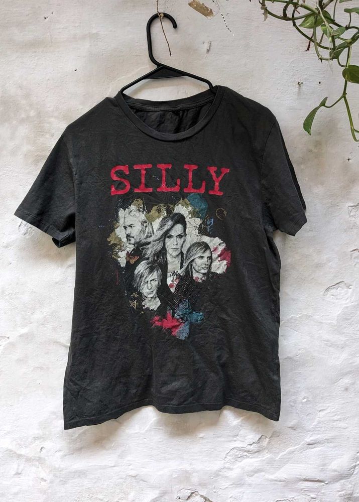 Vintage "Silly" Band Graphic Tee