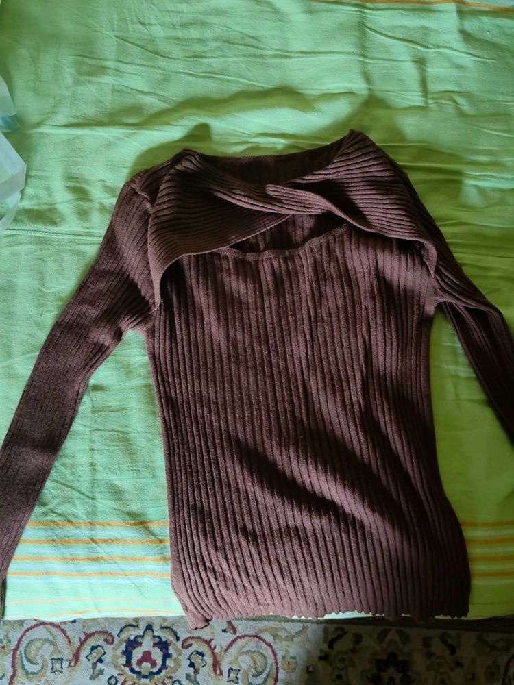 Savana Knotted Knit top