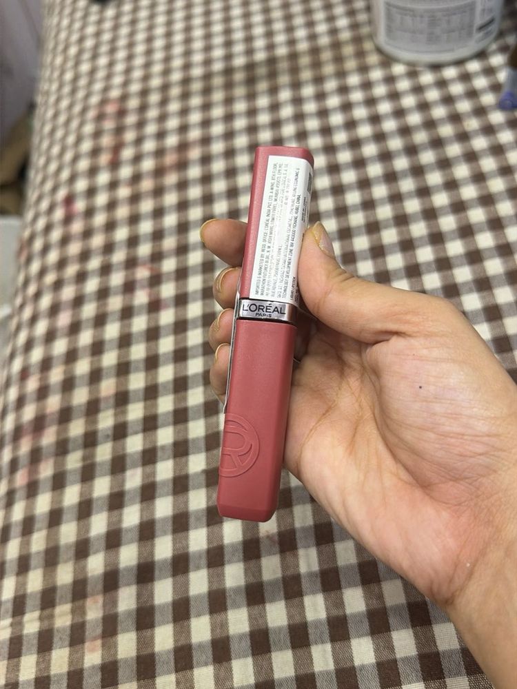 L'Oreal Lipstick - Pink Shade