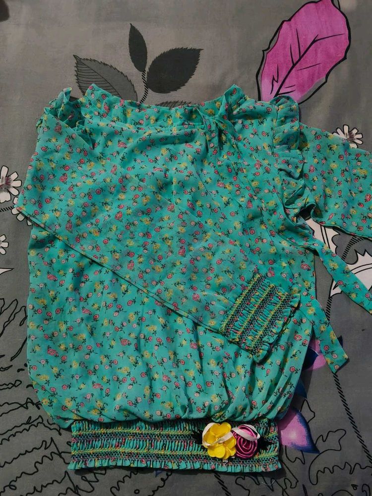 Green flowy top