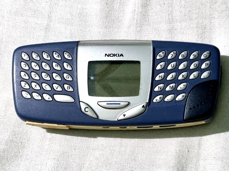 Antique Nokia Model 5510 In Good Condition But No Battery.Also Don't Know If It Works Or Not....but Just To Keep collection Can Buy