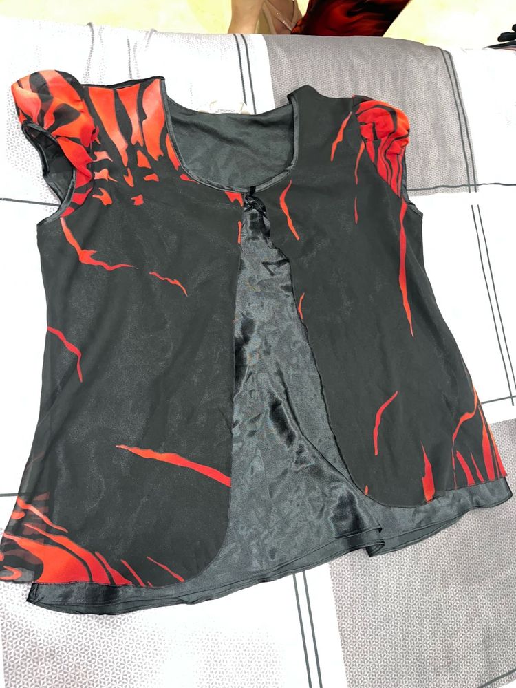 Stylish Black &amp; Red Print Top