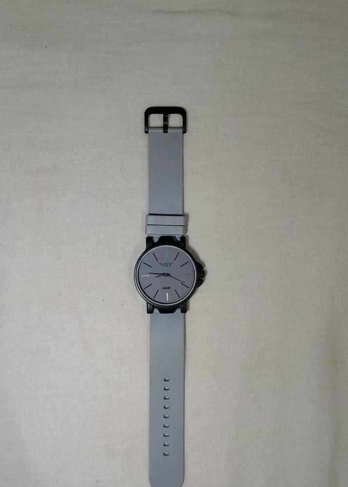 Stylish Grey Quartz Watch
