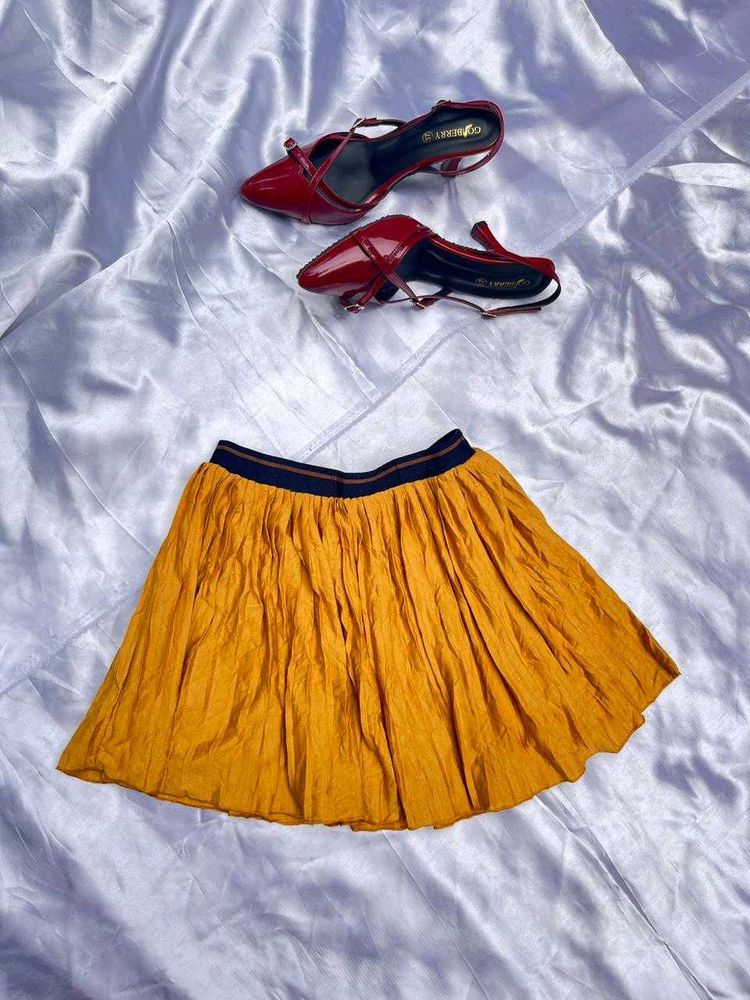 Chic Yellow Mini Skirt